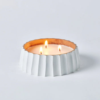 Vanilla Scented Soy Wax Mango Wood Candle in White