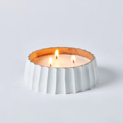 Vanilla Scented Soy Wax Mango Wood Candle in White
