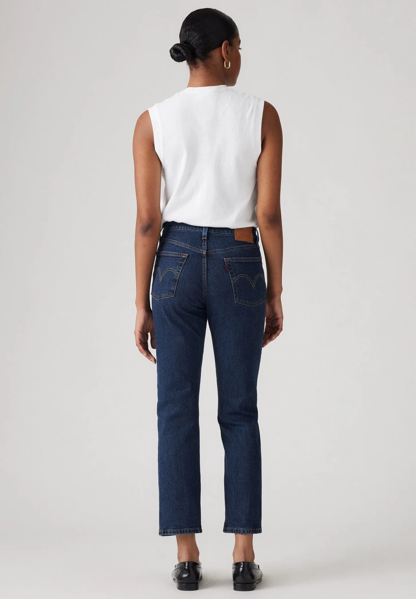 W 501 Crop Jean in Salsa Stonewash