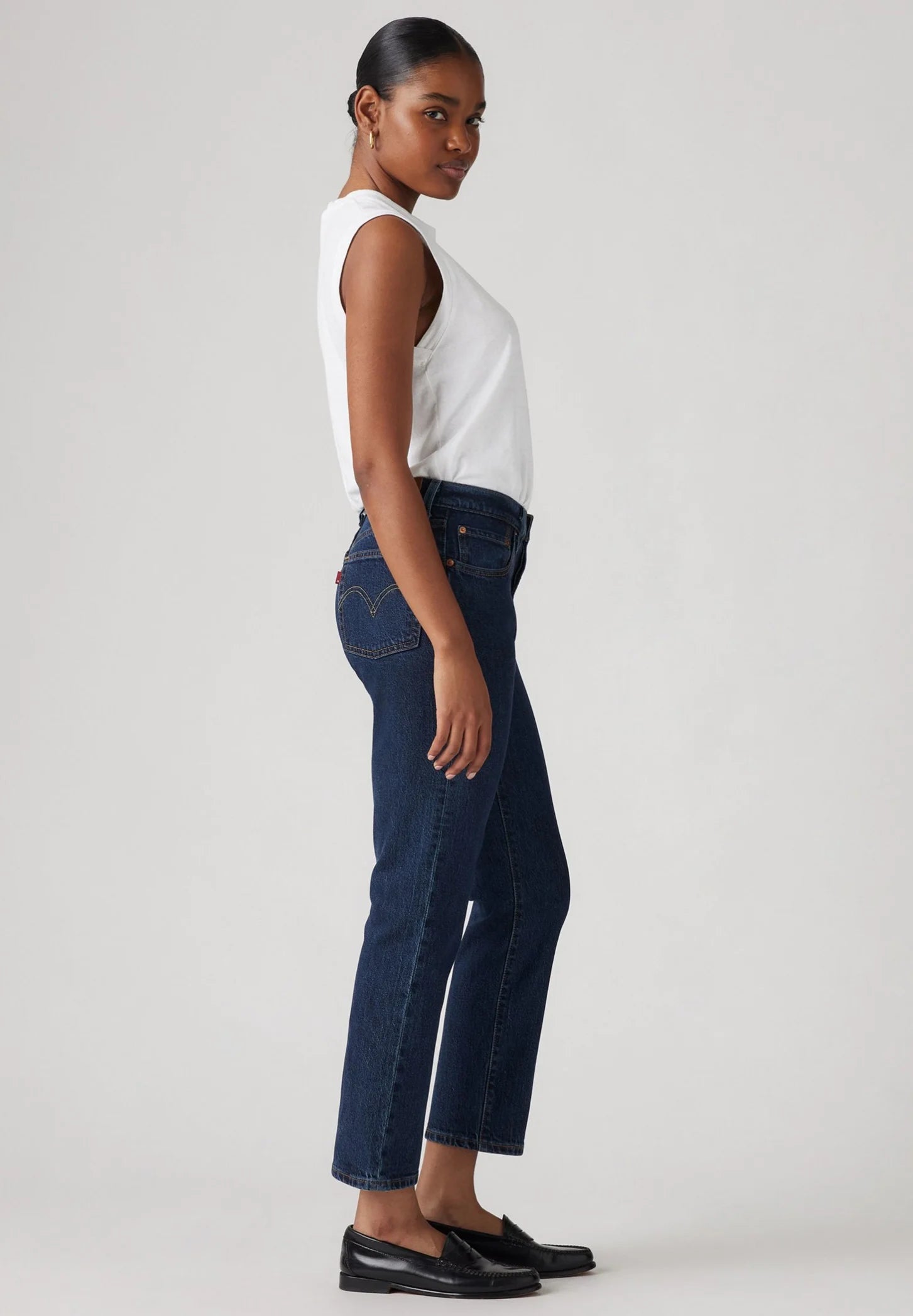 W 501 Crop Jean in Salsa Stonewash