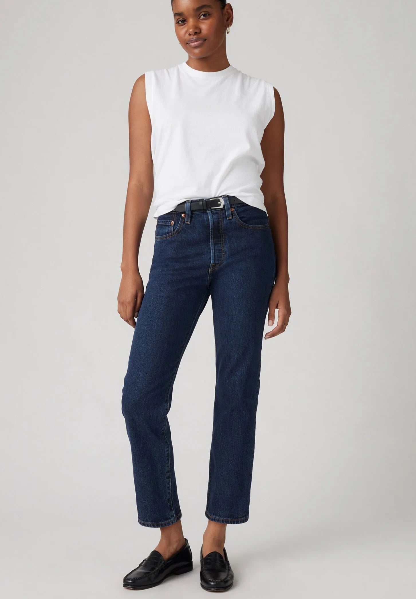 W 501 Crop Jean in Salsa Stonewash