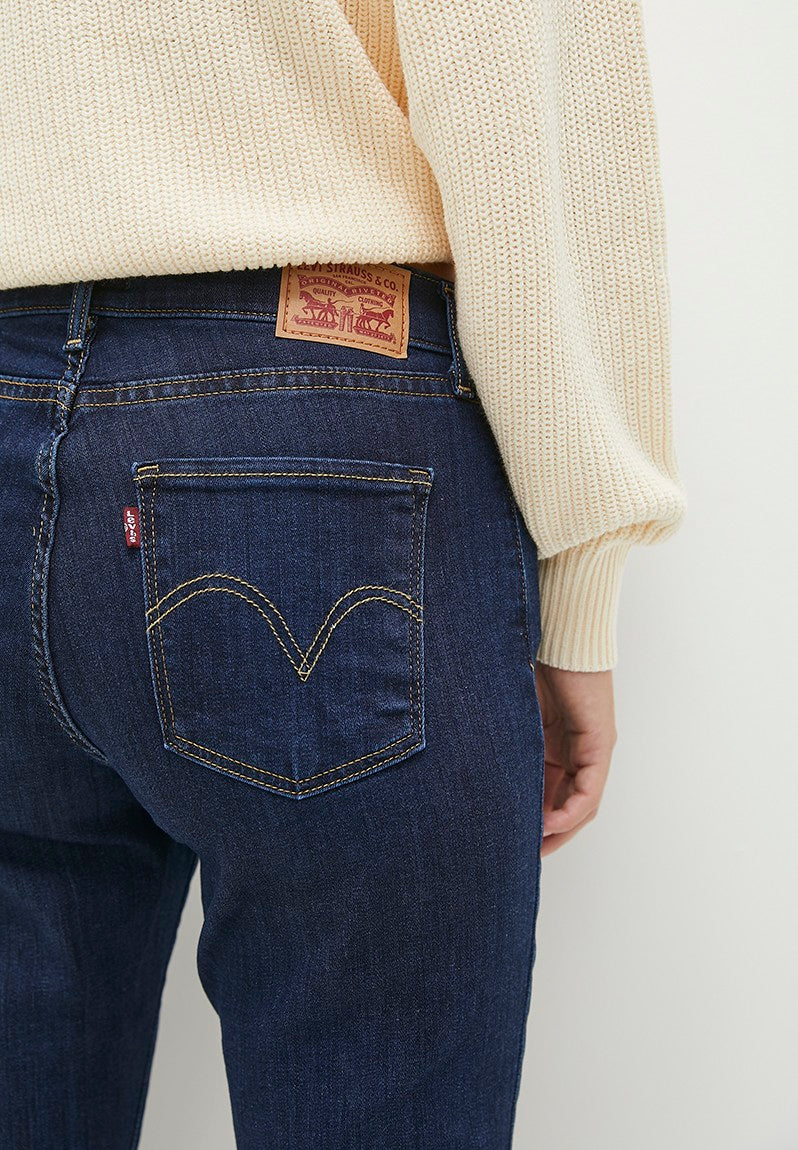 W Curvy Straight Jean in Outside The Screen