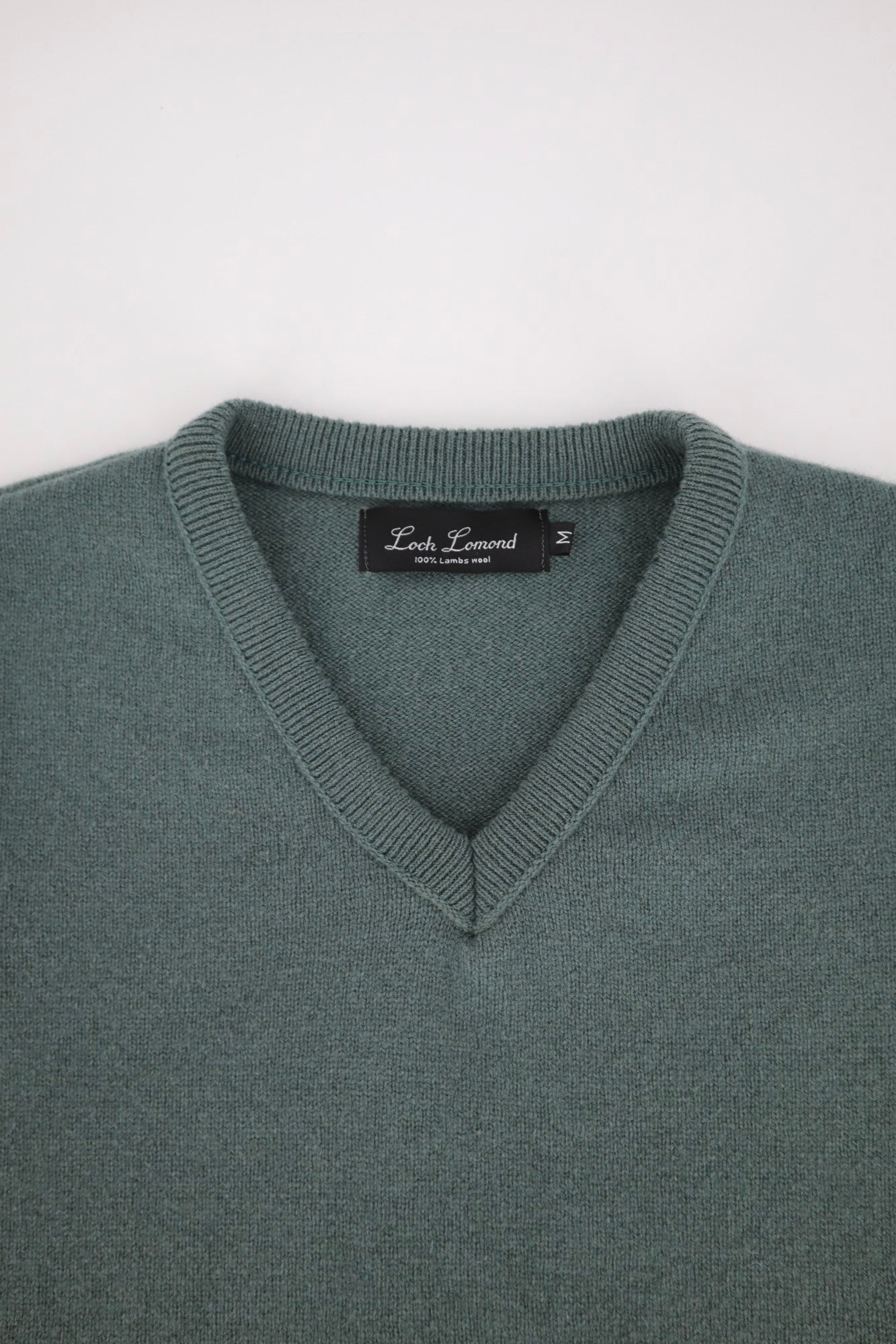 Lambswool V Neck Sweater in Prodigy