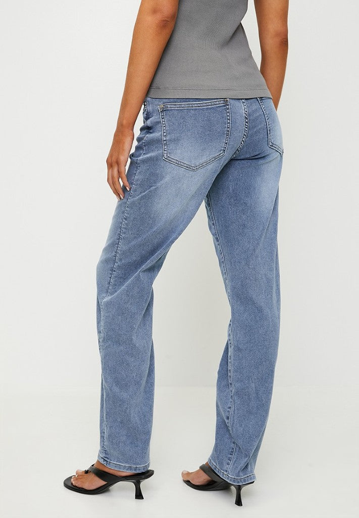 Mid Waist Straight Leg Jeans in Light Wash