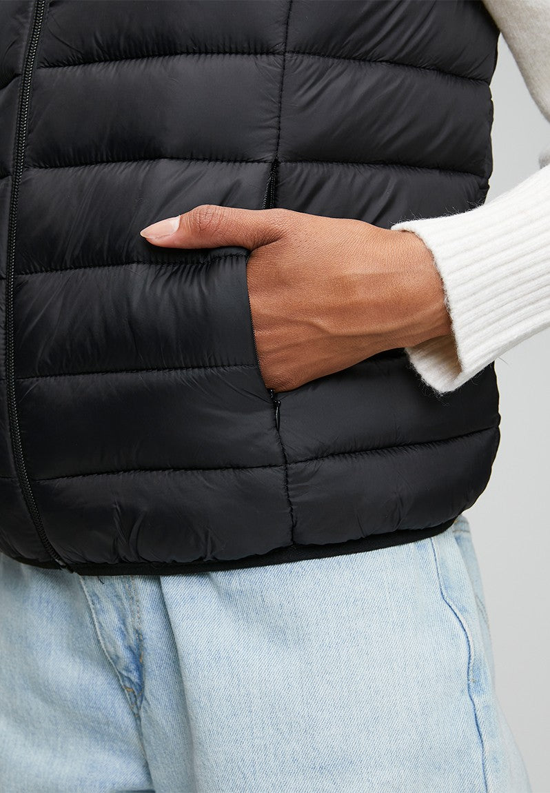 Sleeveless Puffer in Black