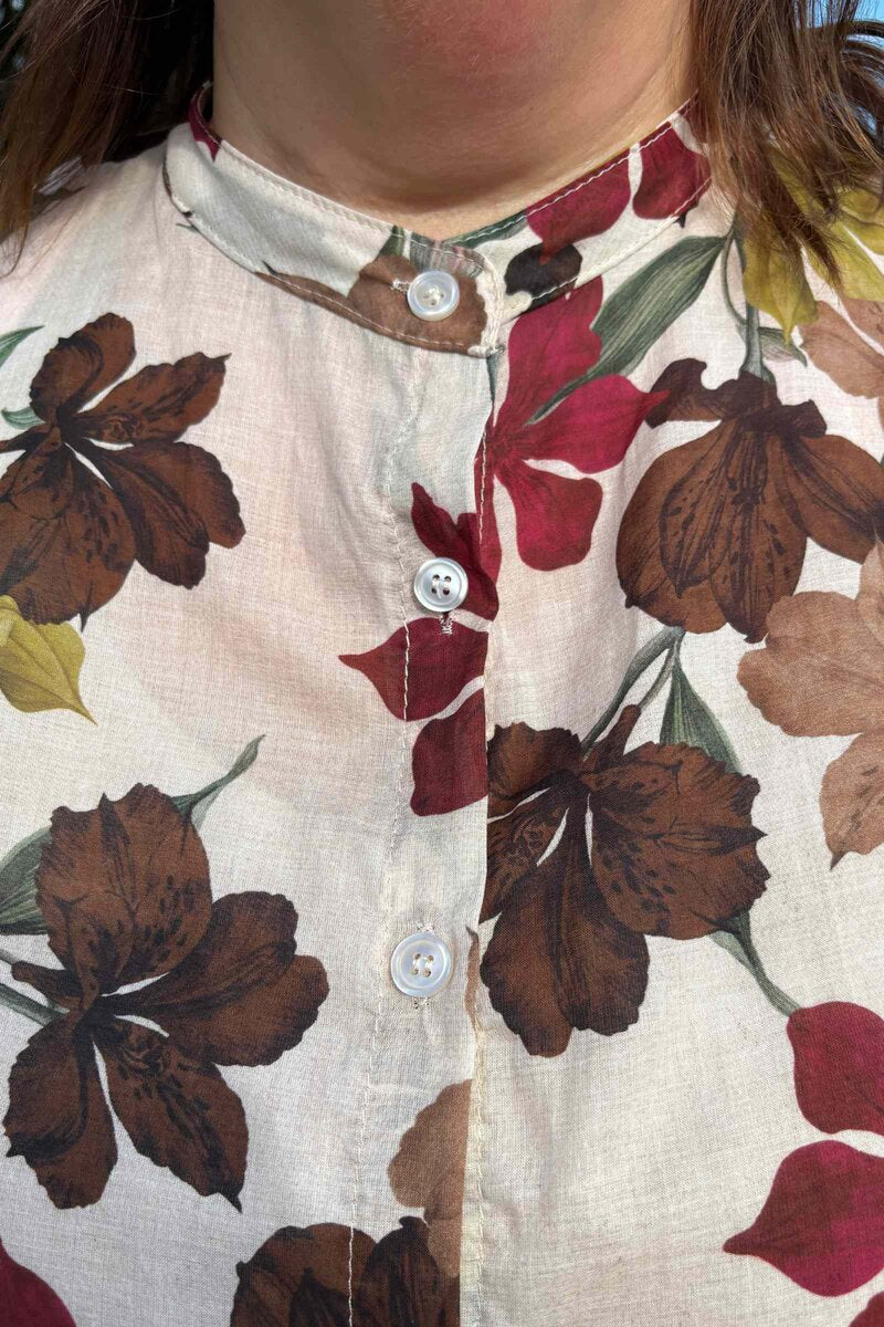 Lotus Shirt in Beige Flowers