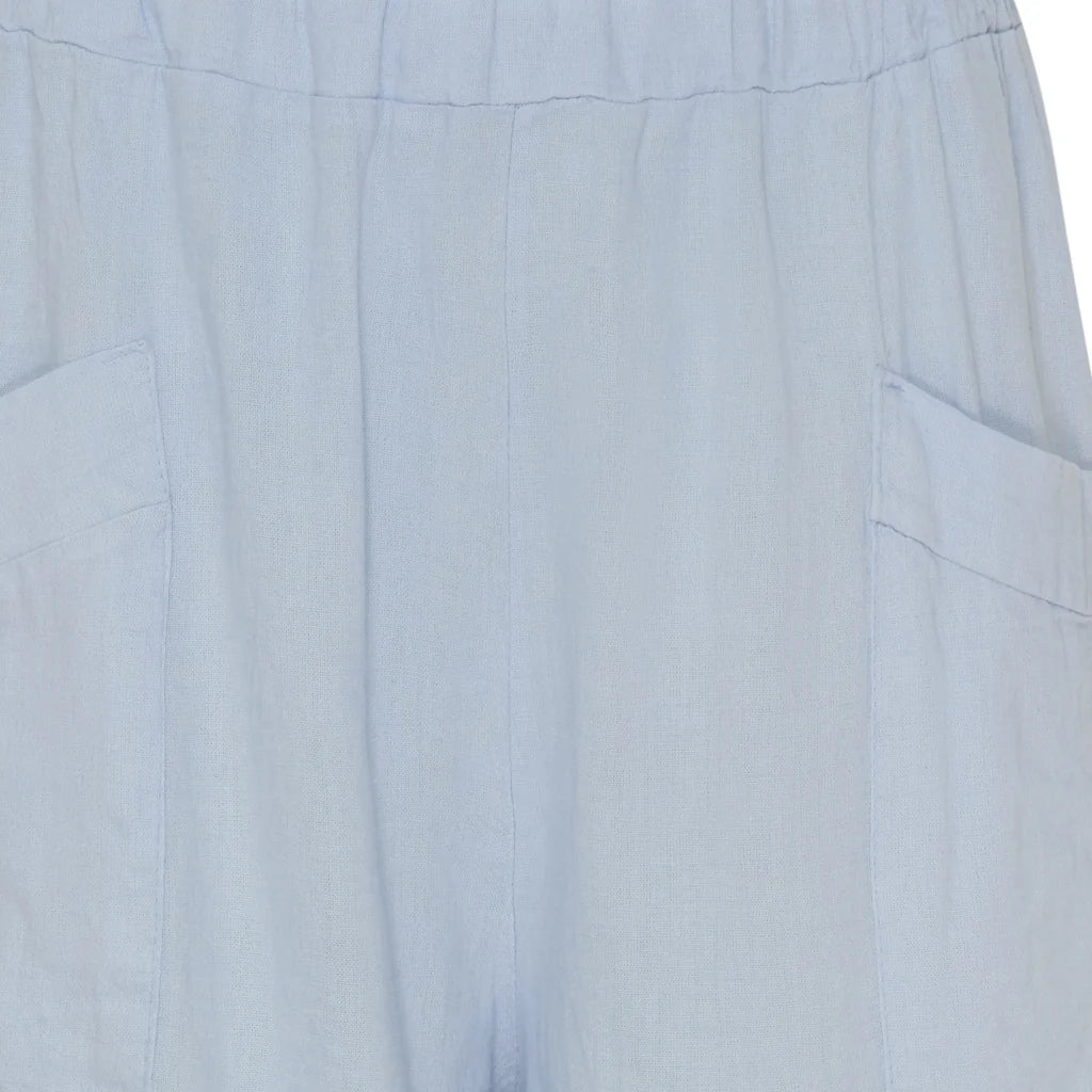 Maud Pant in Celeste