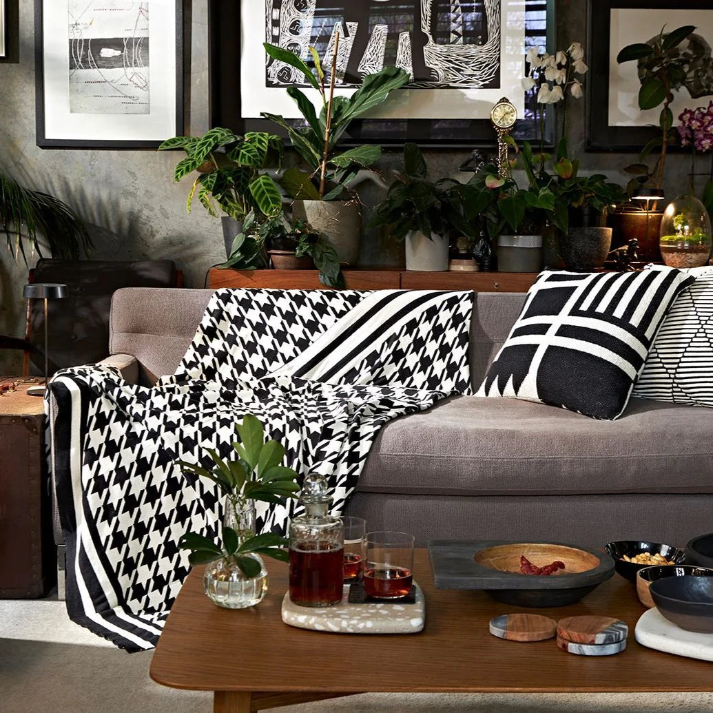 Mono Knit Reversible Cotton Throw in Houndstooth