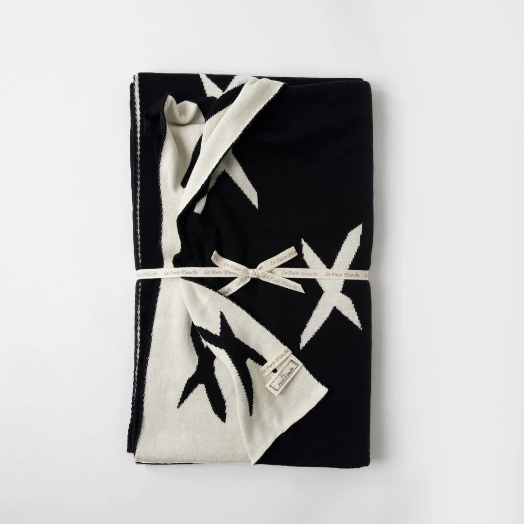Mono Knit Reversible Cotton Throw in Kisses