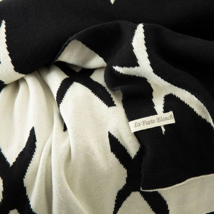 Mono Knit Reversible Cotton Throw in Kisses