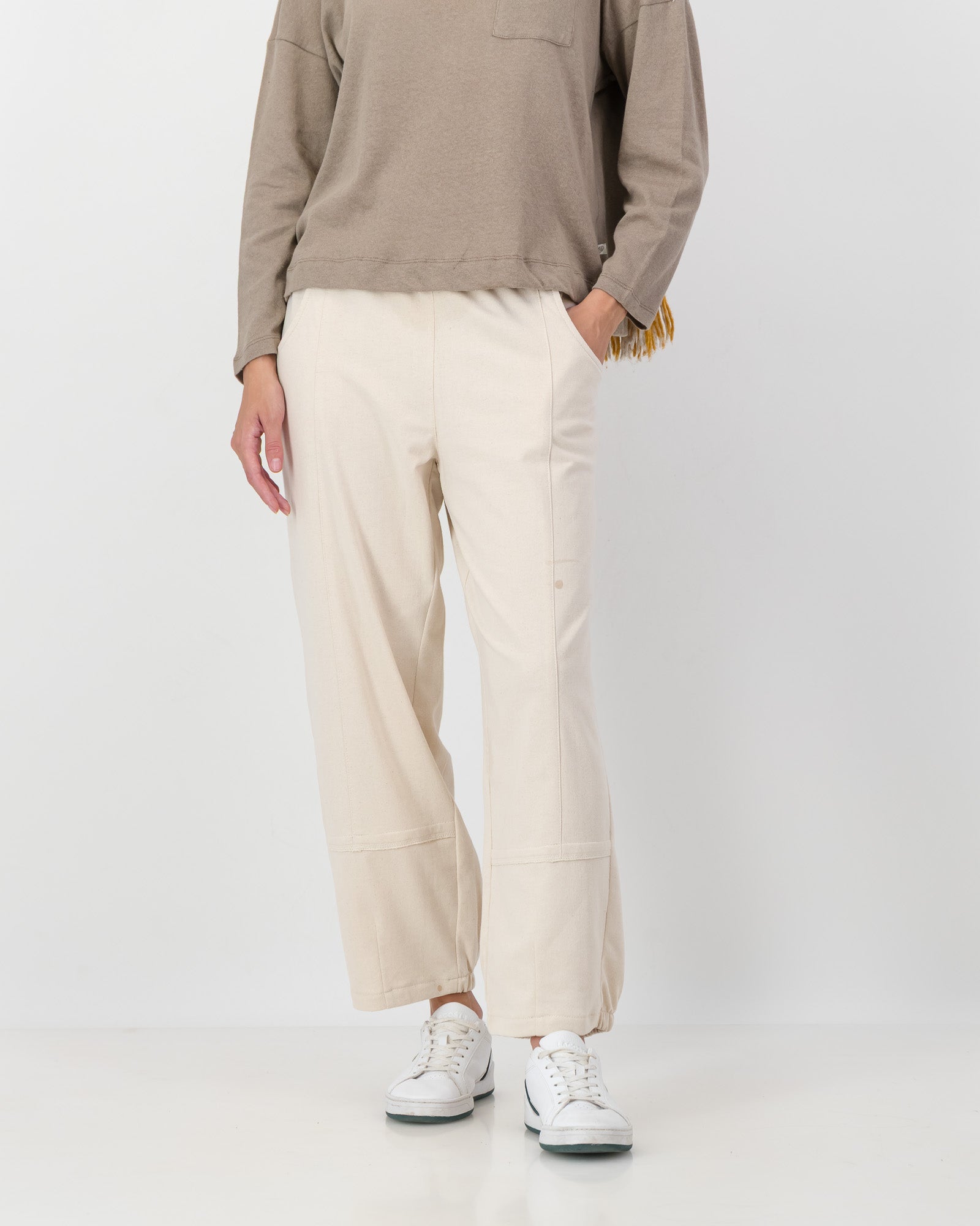 Casual Joggers in Ecru