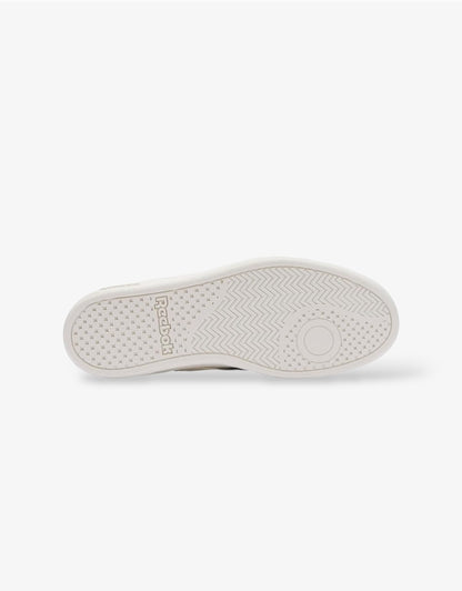 U Court Retro Sneaker in Chalk / Breakaway Green