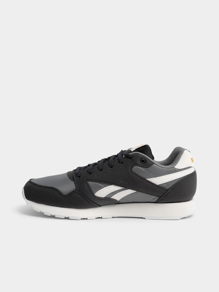 Ultra Flash Unisex Sneaker in Grey 3 / Grey 6 / Chalk Grey