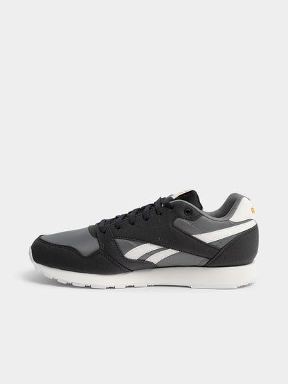 Ultra Flash Unisex Sneaker in Grey 3 / Grey 6 / Chalk Grey