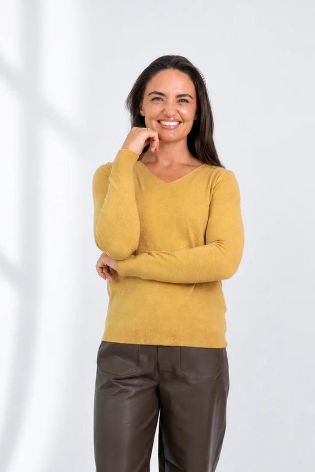 Santa Barbara Classic V-Neck in Butter