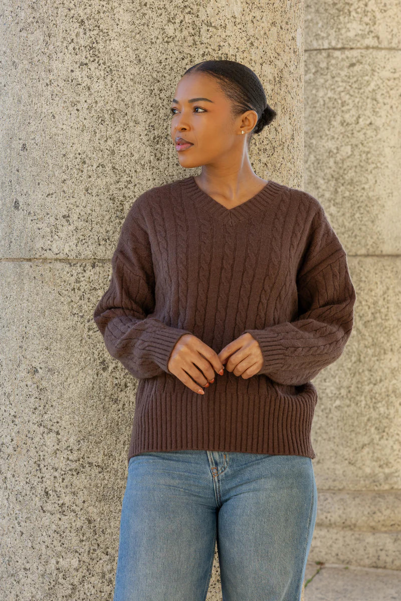 Slick Brentwood V-Neck Cable Knit in Chocolate