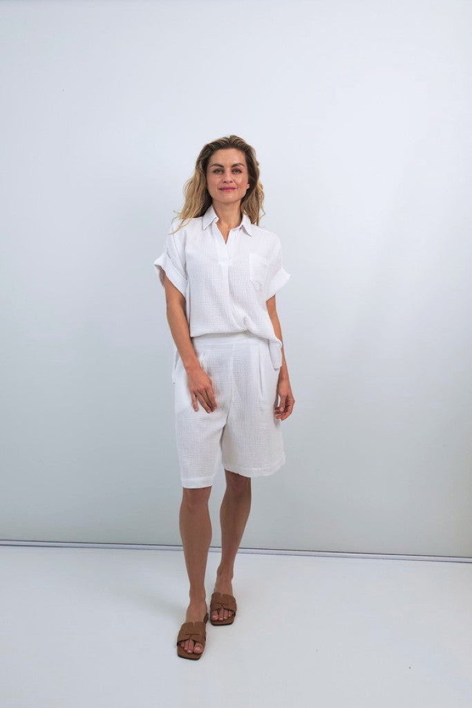 Mirra Cotton Relaxed Boyfriend Shirt in White