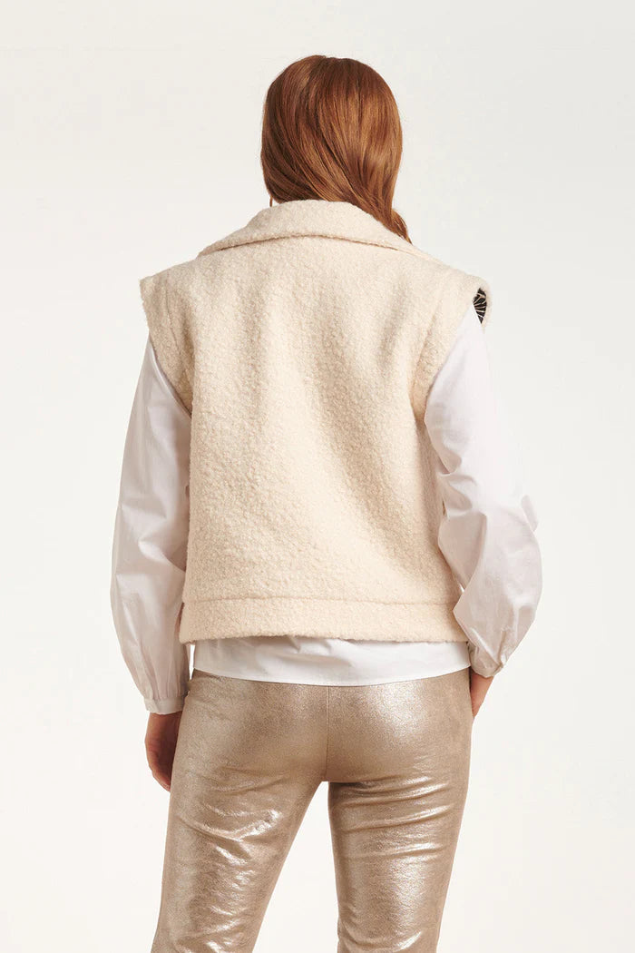 Boucle Gilet in Off White