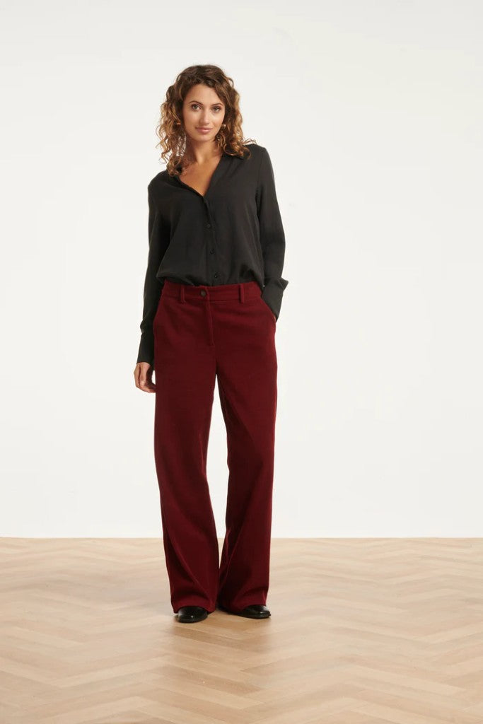 Fine Corduroy Wide Leg Pants in Bordeaux