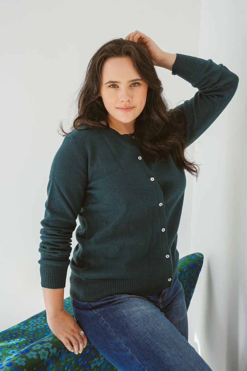 Pure Cashmere Classic Crew Cardigan in Emerald