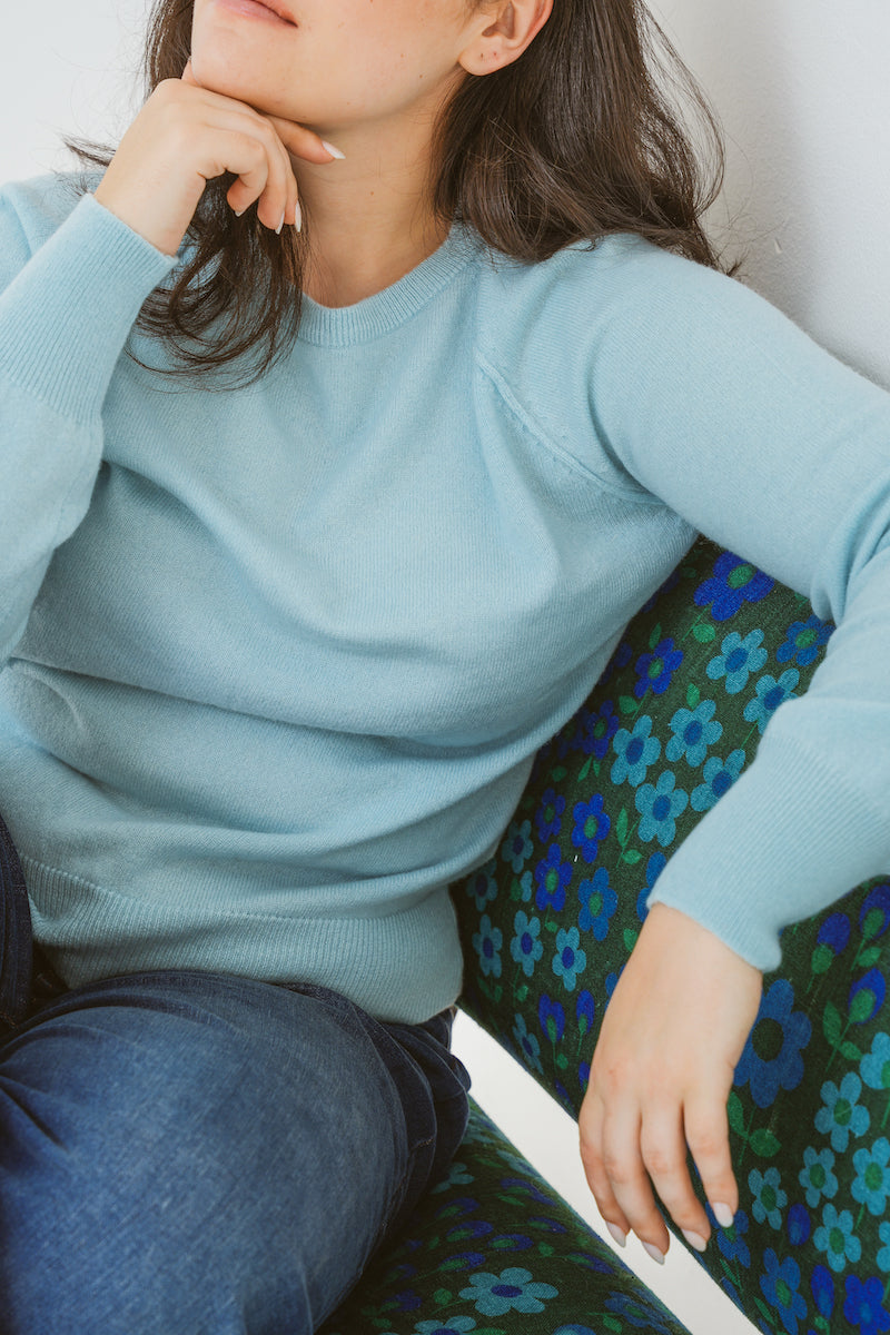 Pure Cashmere Raglan Sleeve Sweater in Aqua