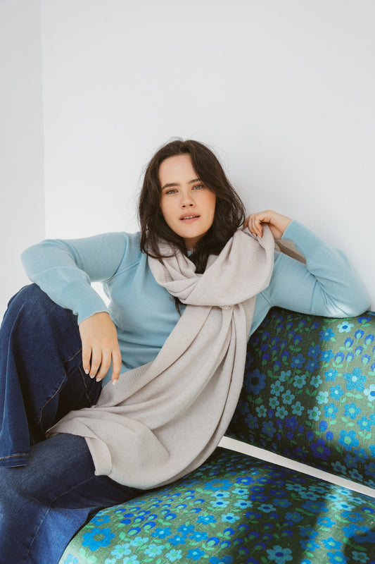 Pure Cashmere Oversized Wrap in Albatross