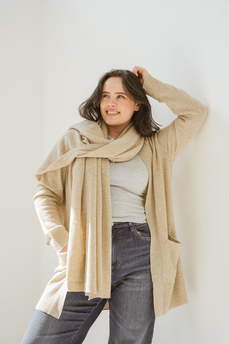 Pure Cashmere Oversized Wrap in Toast