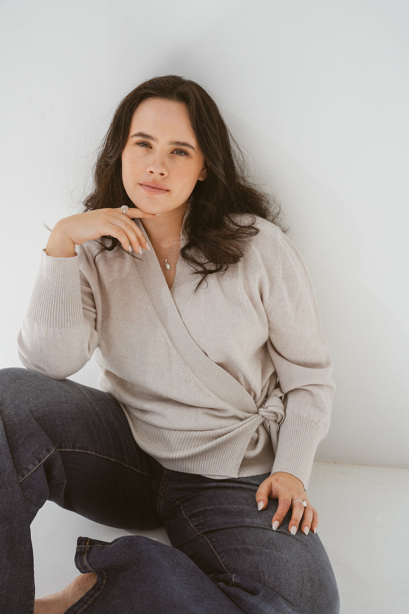 Pure Cashmere Wrap Cardigan in Albatross