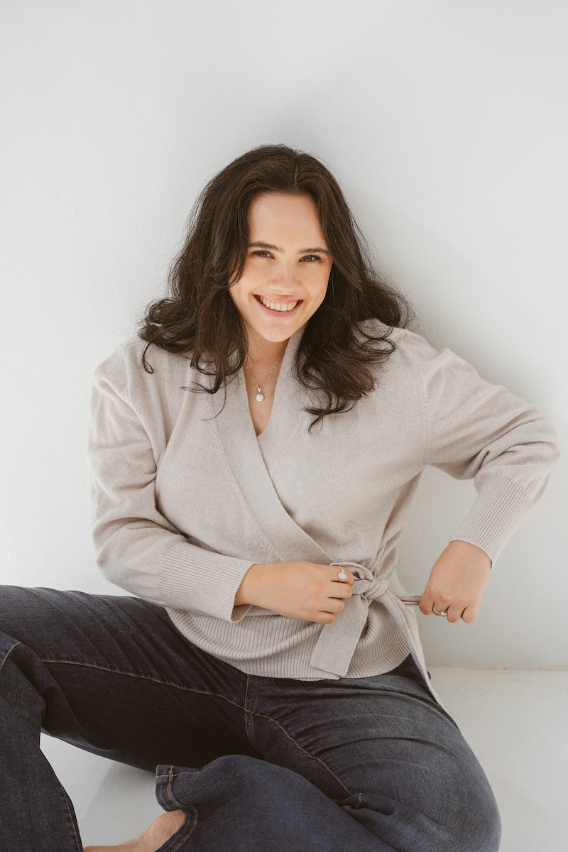 Pure Cashmere Wrap Cardigan in Albatross