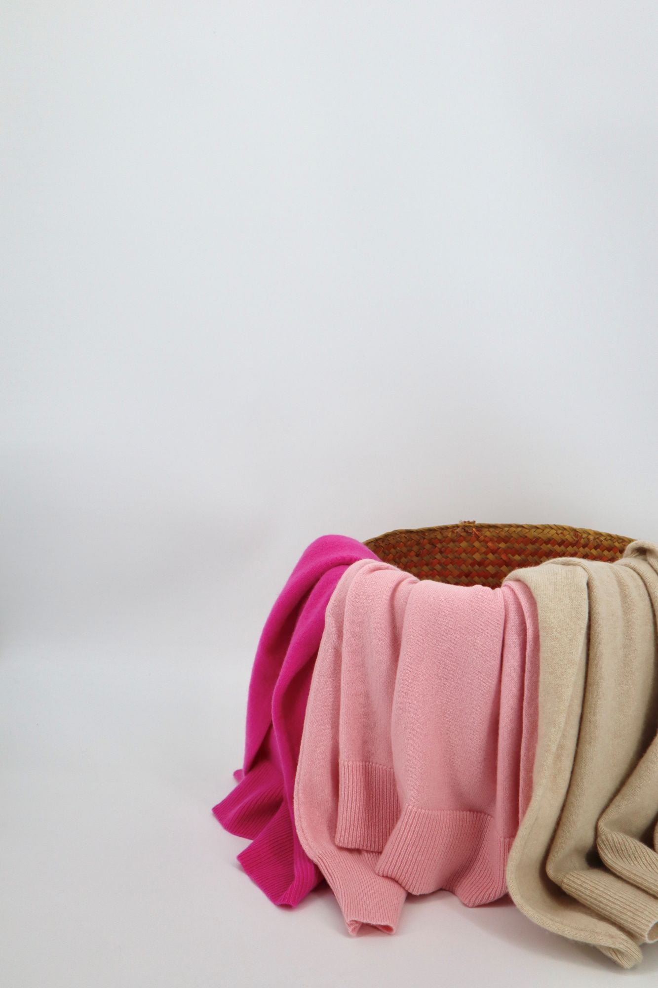 Pure Cashmere Raglan Sleeve Sweater in Toast