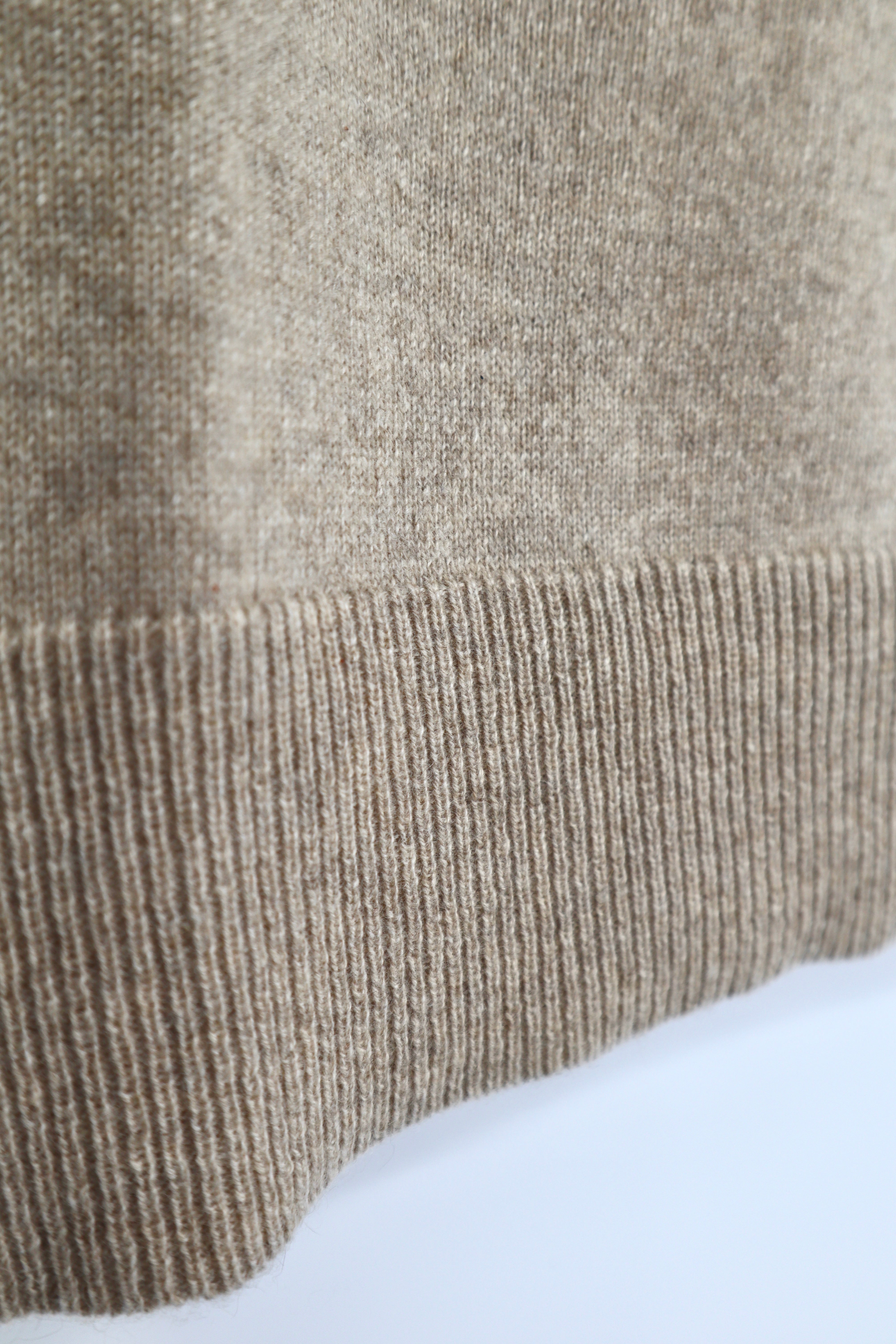 Cashmere Raglan Crew Neck Jumper in Eco Stone