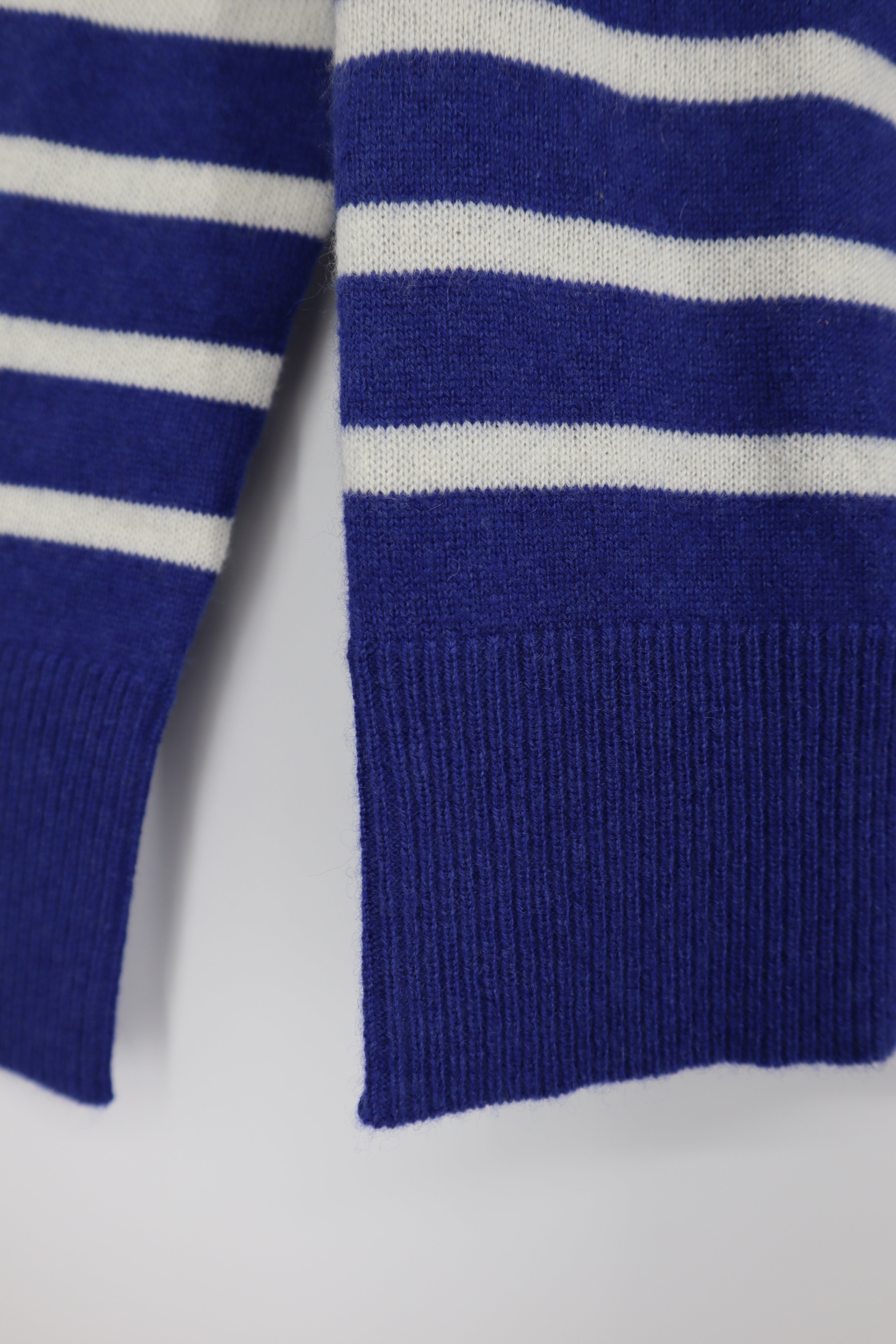 Cashmere Raglan Stripe Jumper in Smalt / Eco White