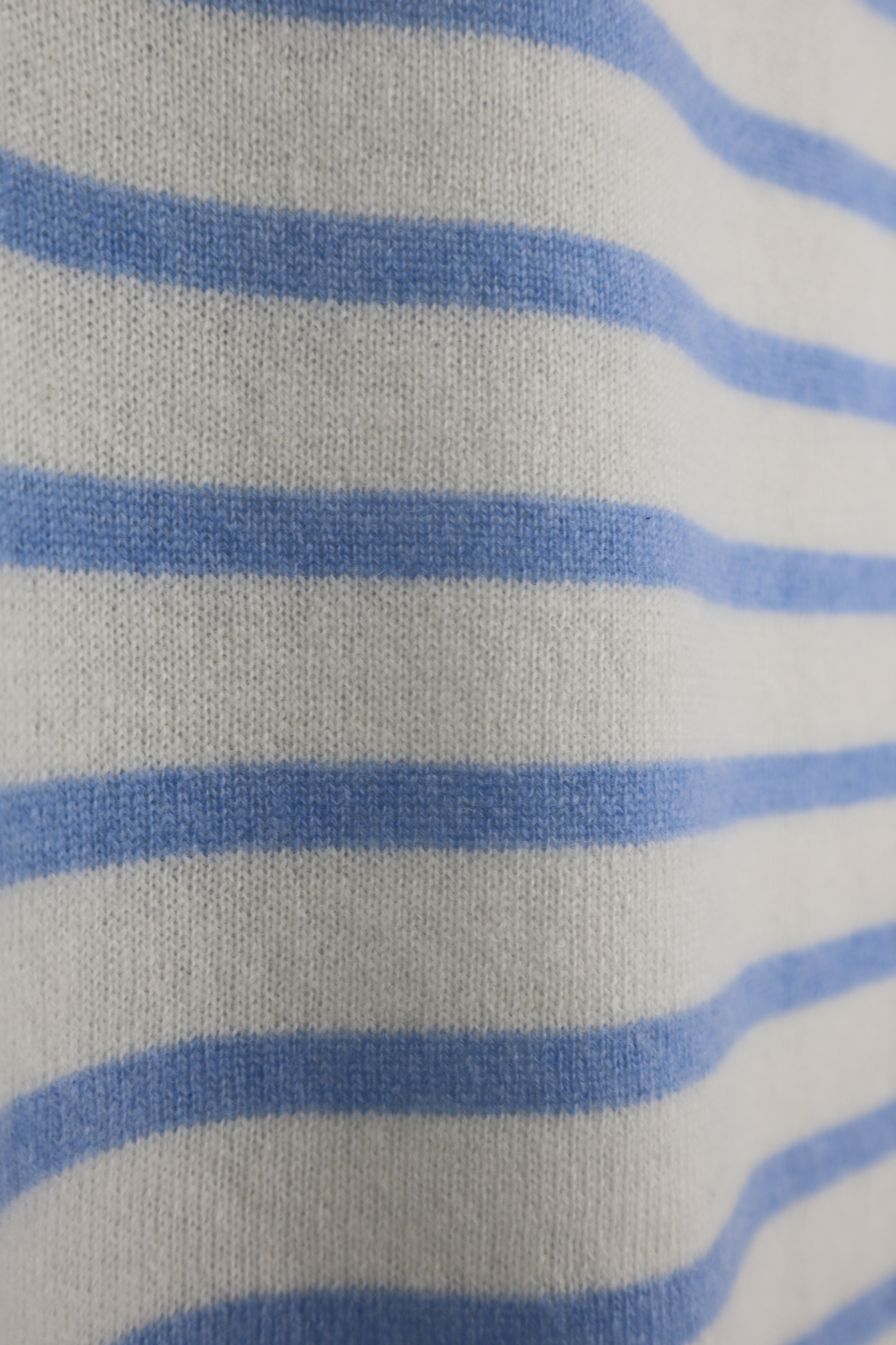 Womens Cashmere Raglan Stripe Jumper in Eco White / Cerulean