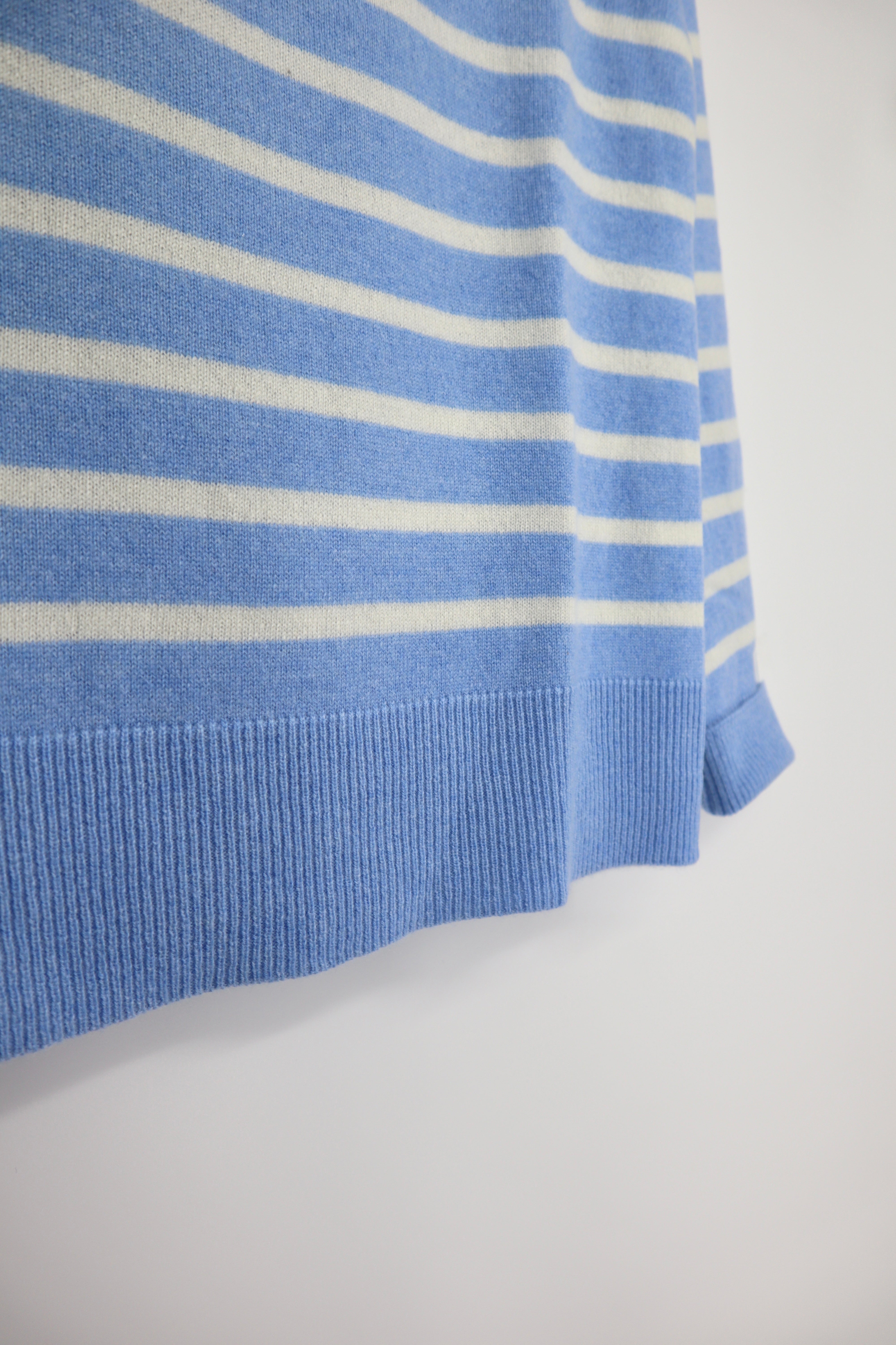 Womens Cashmere Raglan Stripe Jumper in Cerulean Blue / Eco White