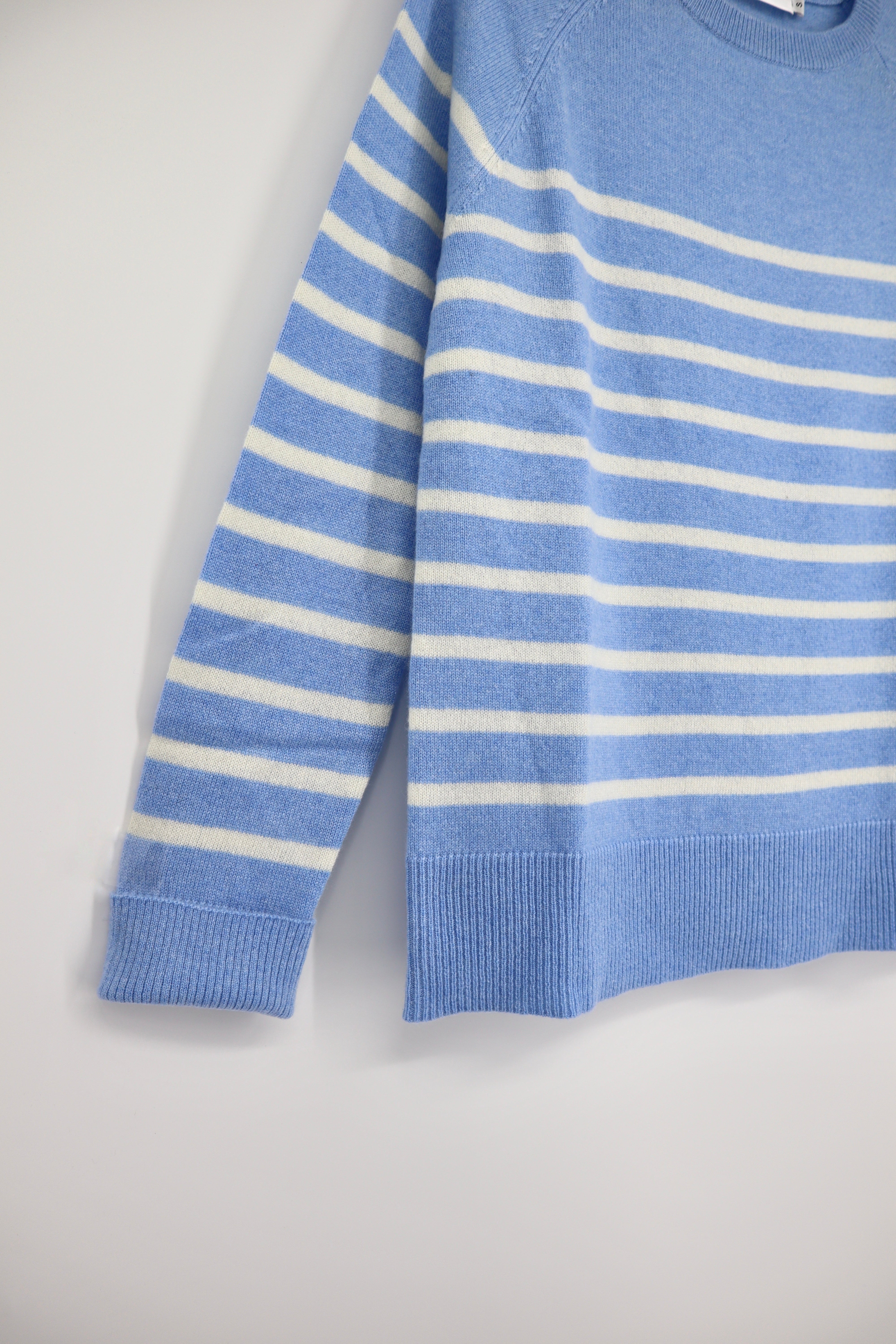 Womens Cashmere Raglan Stripe Jumper in Cerulean Blue / Eco White