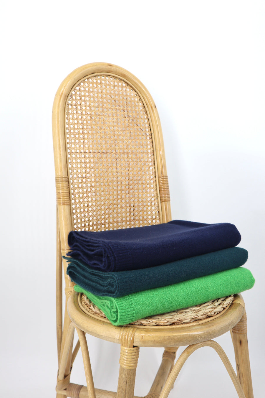 Pure Cashmere Oversized Wrap in Cosmos