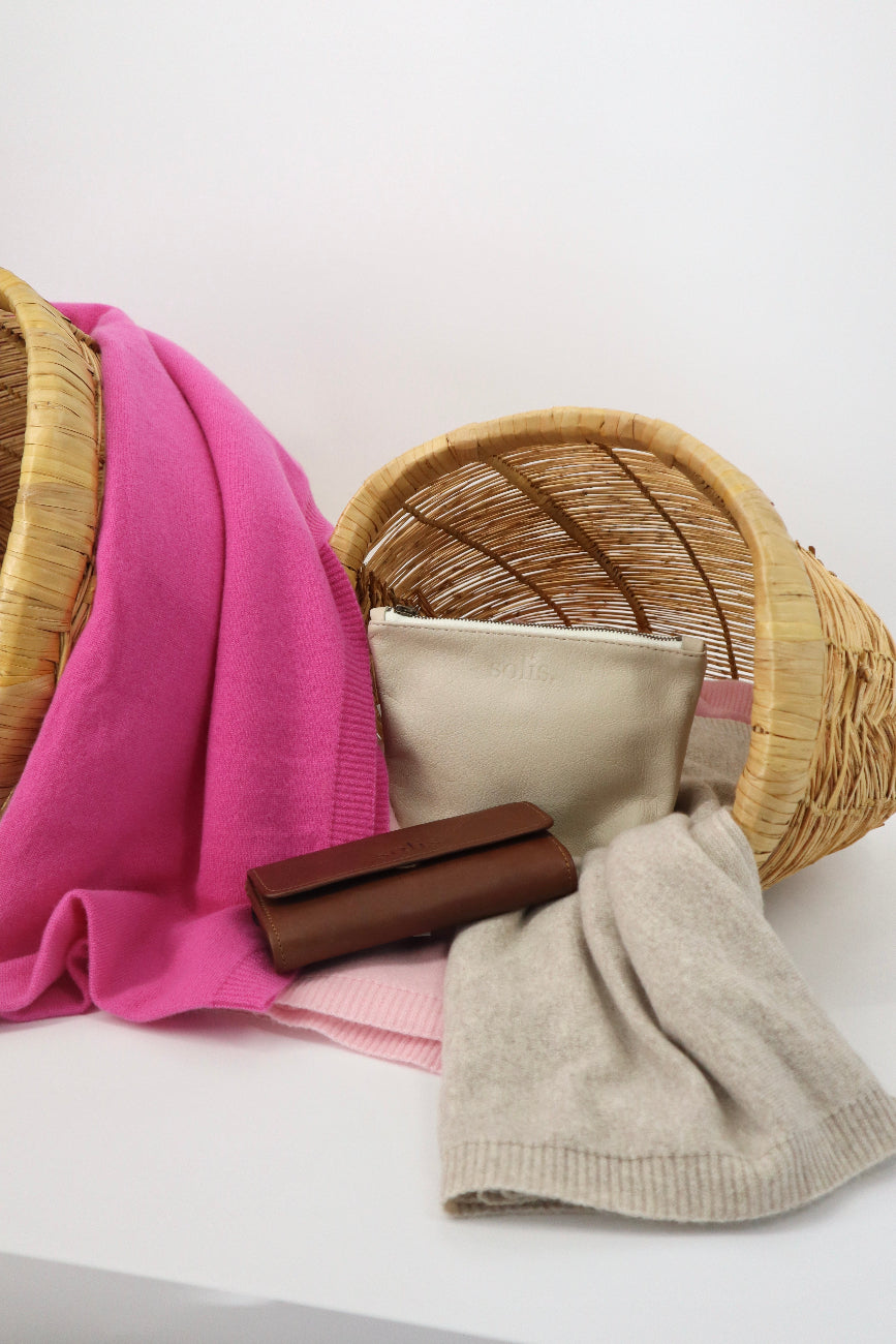 Pure Cashmere Oversized Wrap in Cabaret