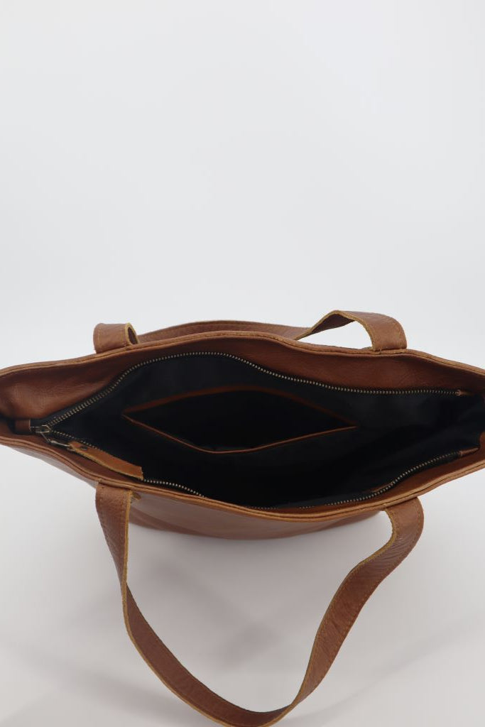 Abbey Genuine Leather Handbag in Pecan