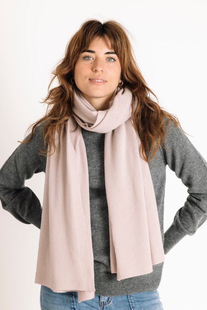 Pure Cashmere Oversized Scarf in Antler Pink