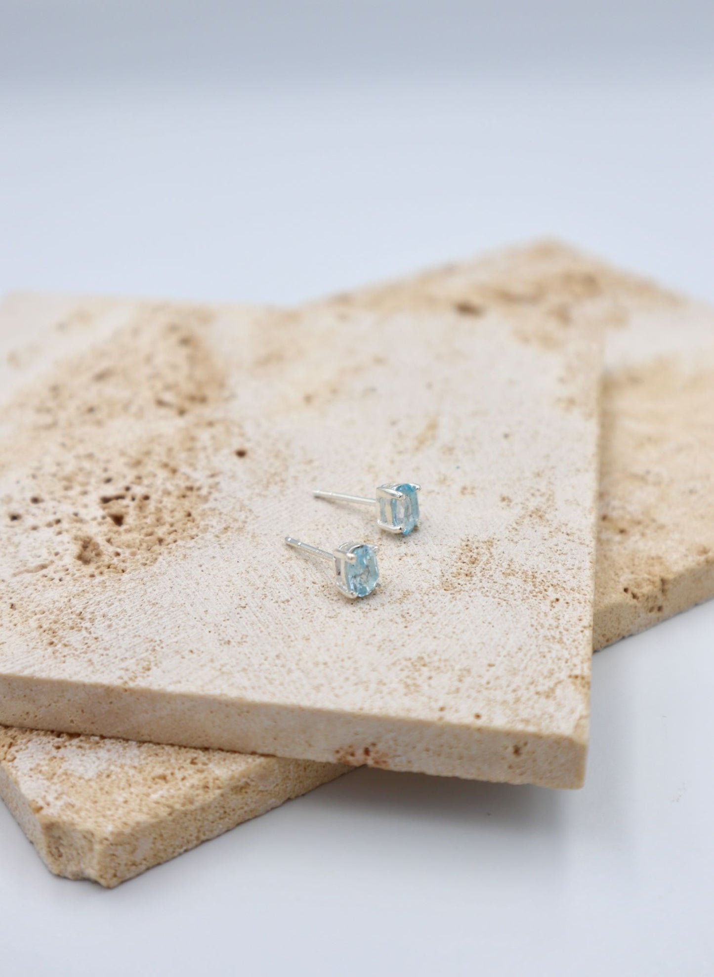 Sterling Silver Oval Aquamarine Gem Stone Studs