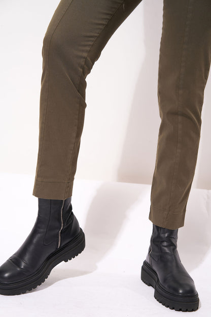 Cotton Twill Slim Leg Pant in Fatigue