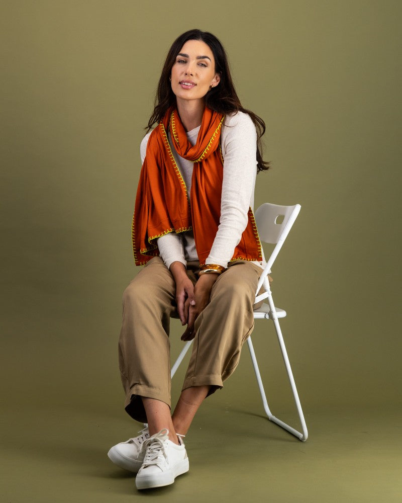 Blanket Stitch Wrap in Bark / Pear