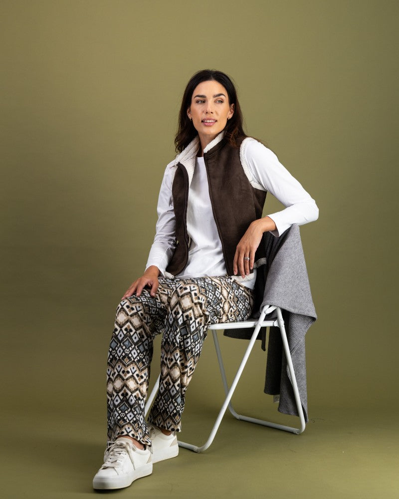Sleeveless Sherpa Jacket in Chocolate