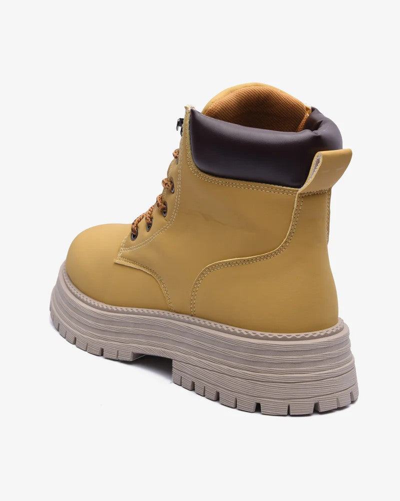 Everest Outdoor Shoes in Honey