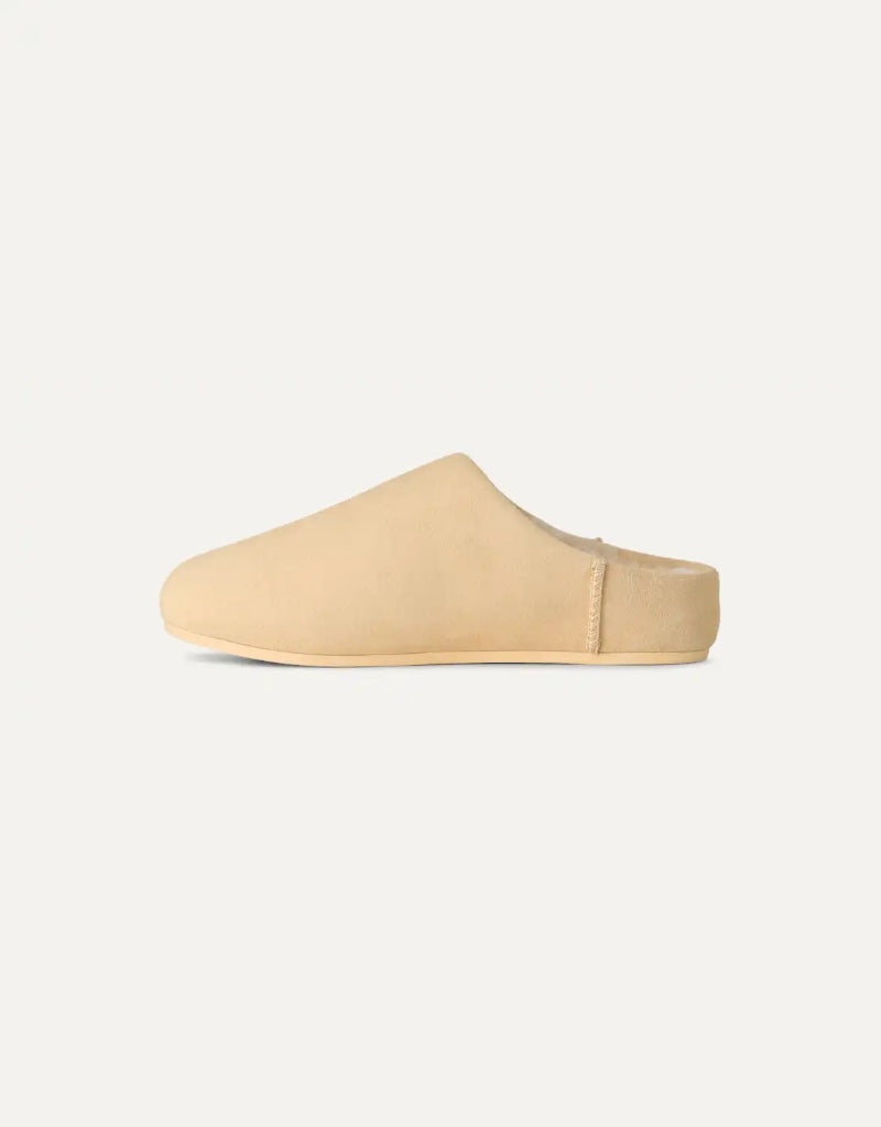 Elea Slip-On in Pale Buttercup