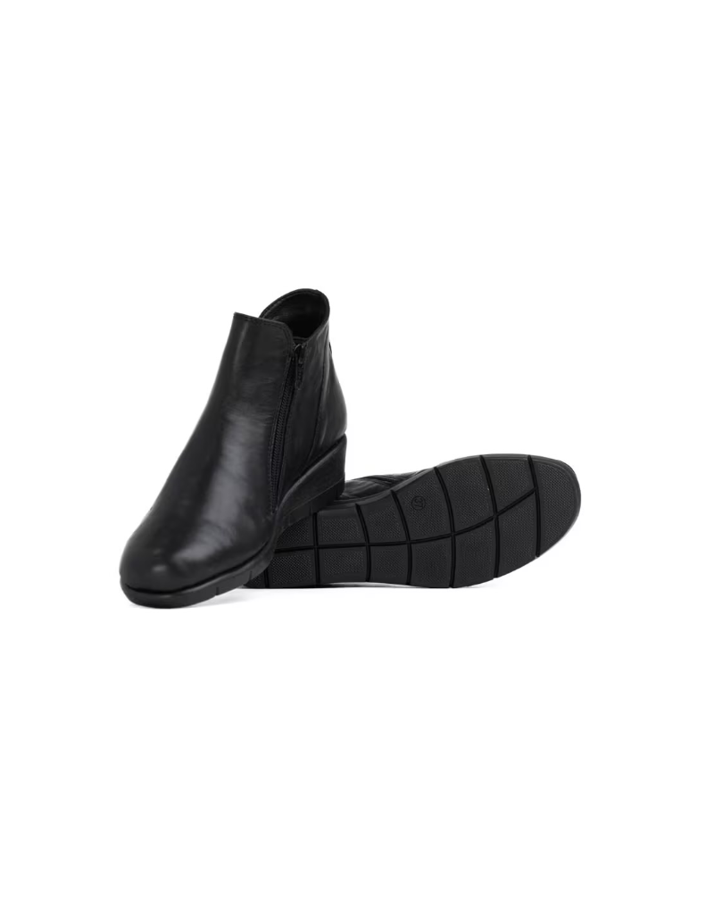 Gracious Milled Ankle Boot in Black
