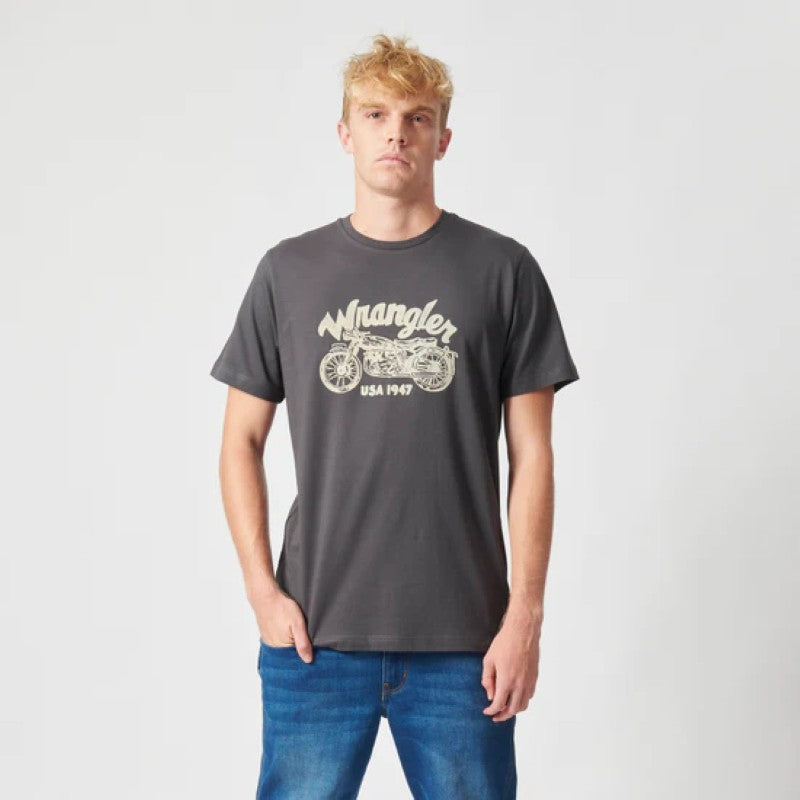 Wrangler Motor SS Tee in Faded Black