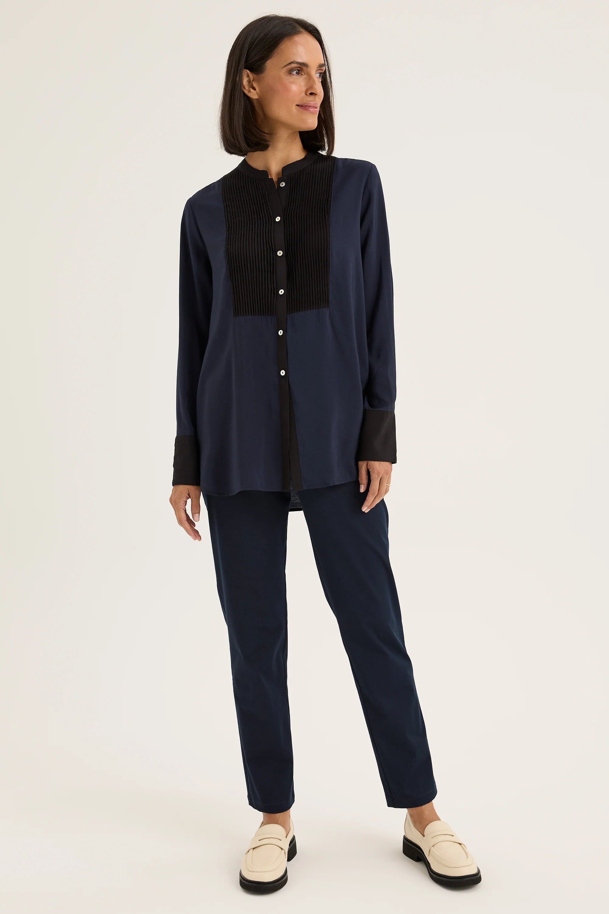 Classic Chino in Navy