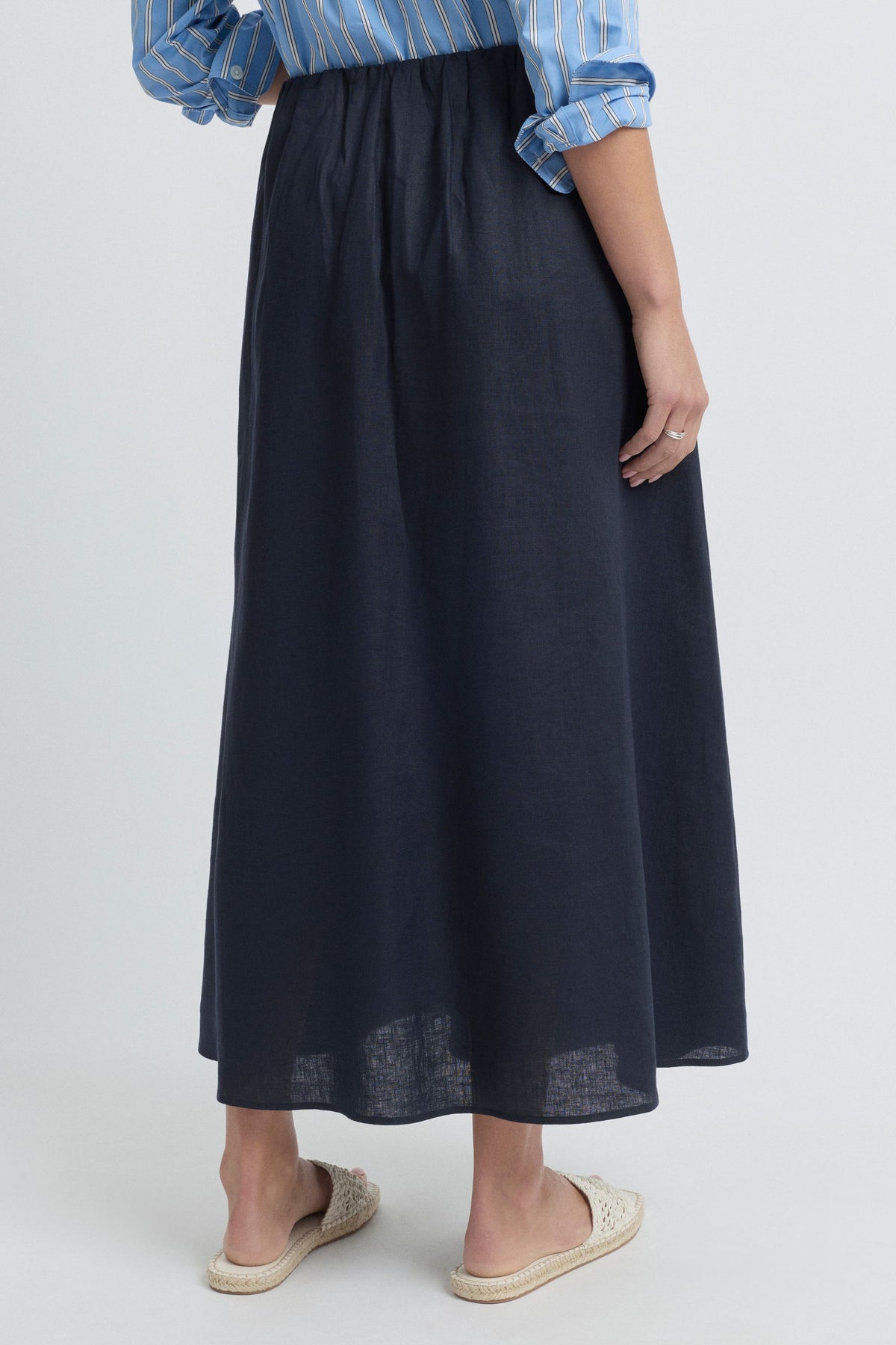 Tirari Pintuck Skirt in Navy