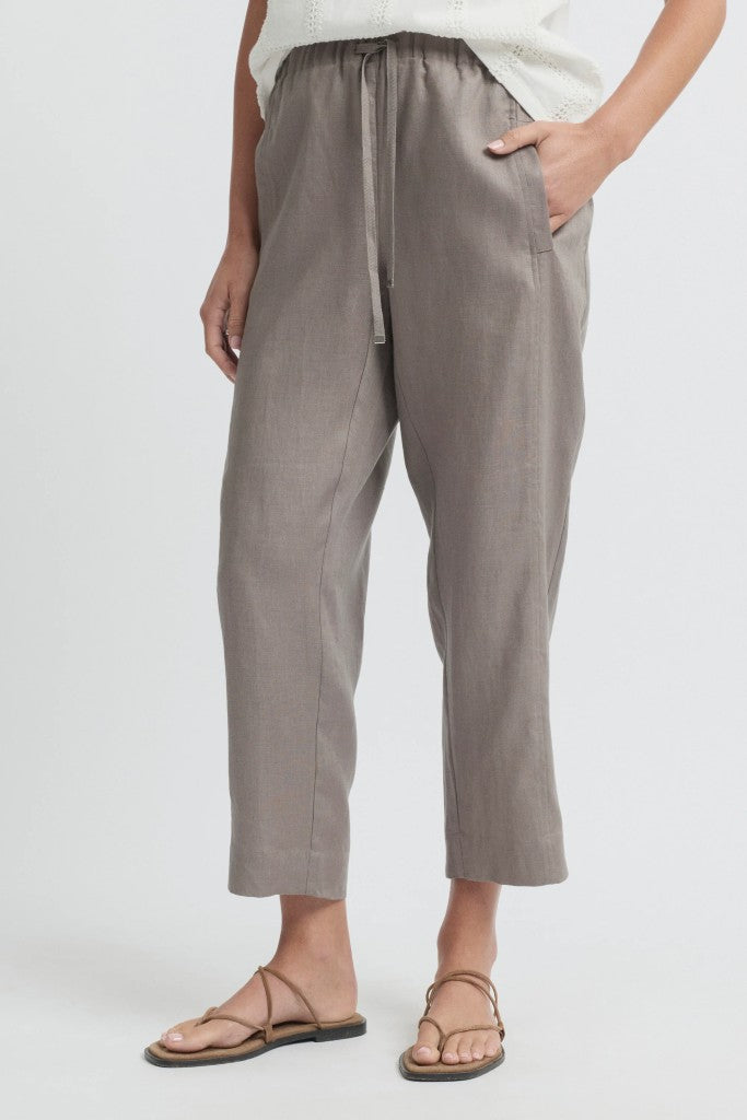 Tirari Slim Pant in Earth